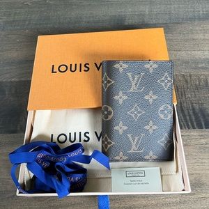 Louis Vuitton passport cover